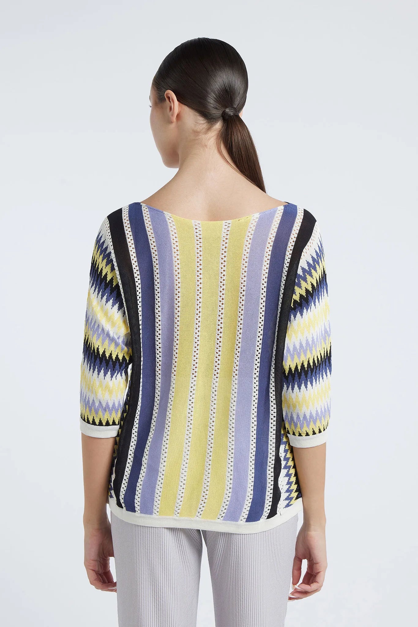 GEUM - Semi-fitted crew-neck sweater