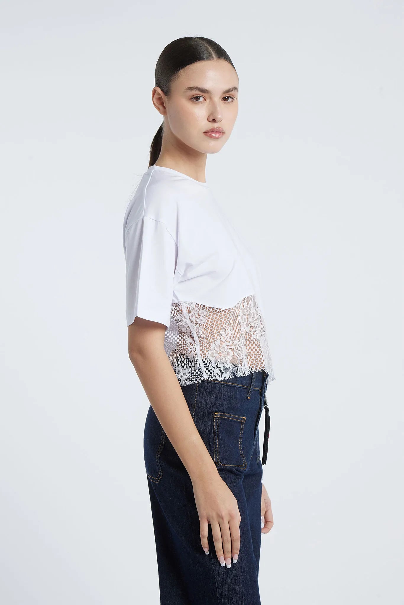 BUENOS AIRES - T-shirt with lace hem