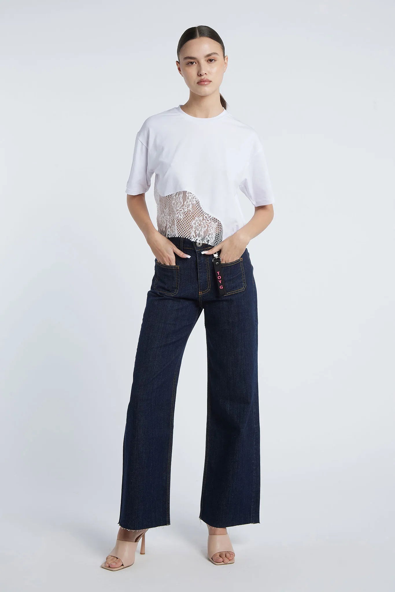BUENOS AIRES - T-shirt with lace hem
