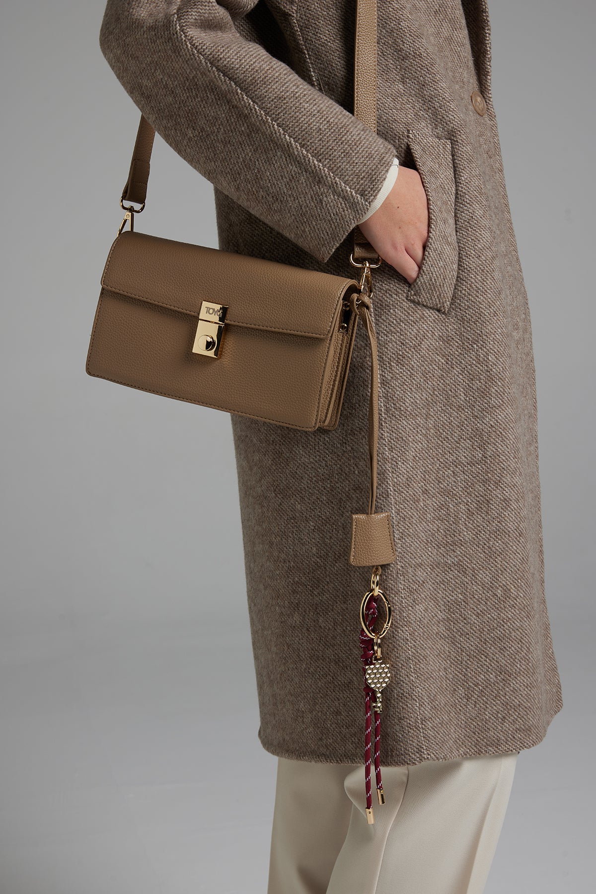 #colore_beige