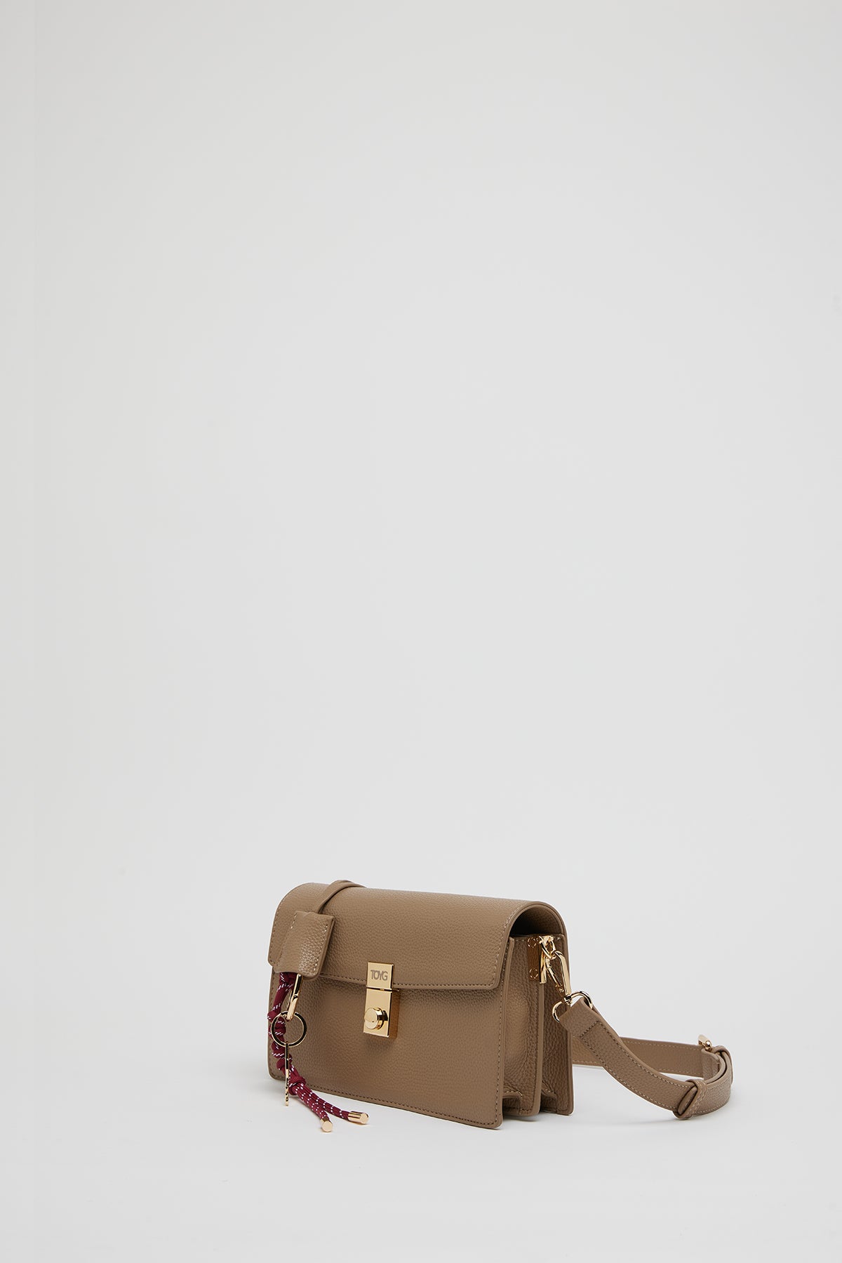 #colore_beige