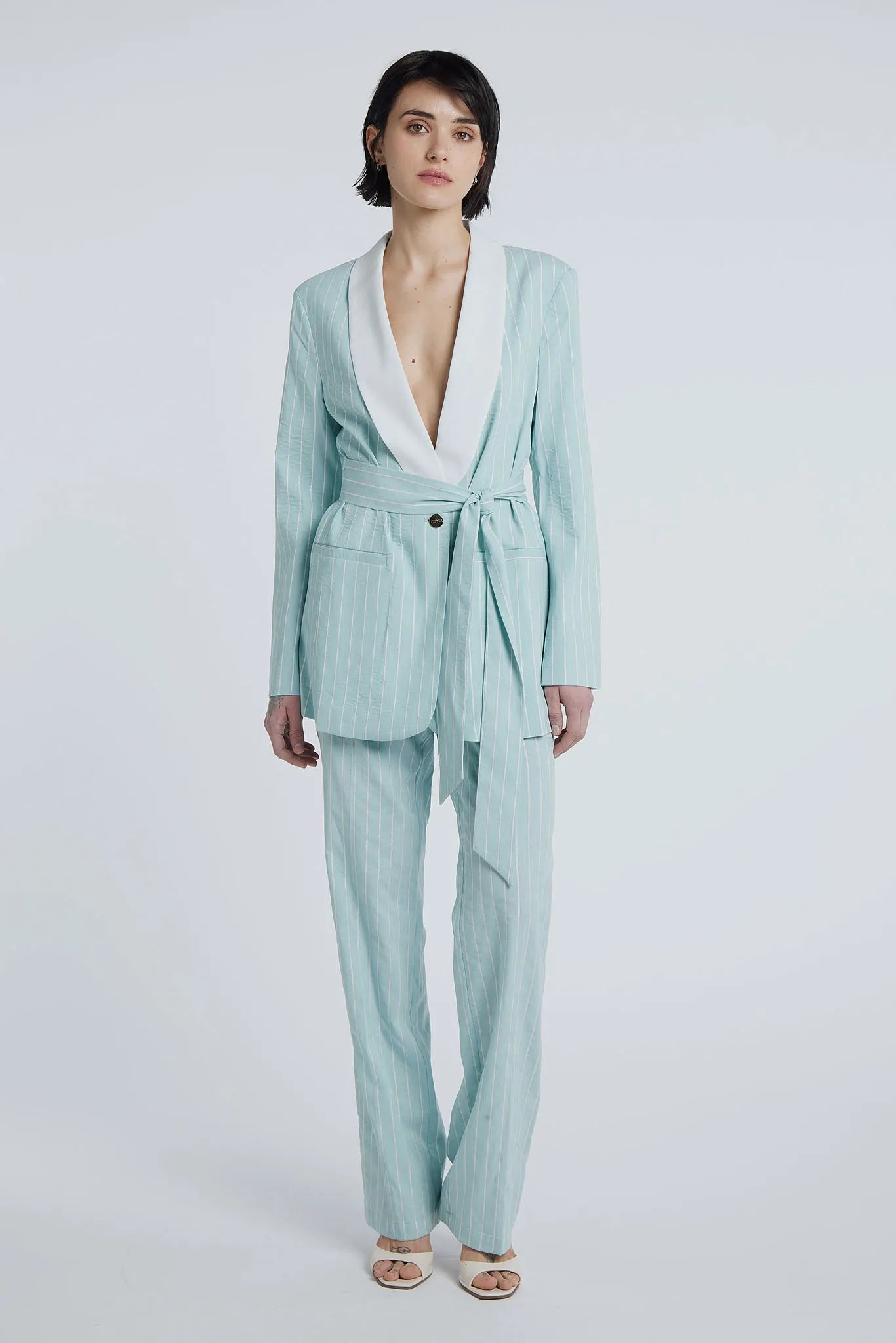 PRAGA - Contrast wide lapel blazer and belt