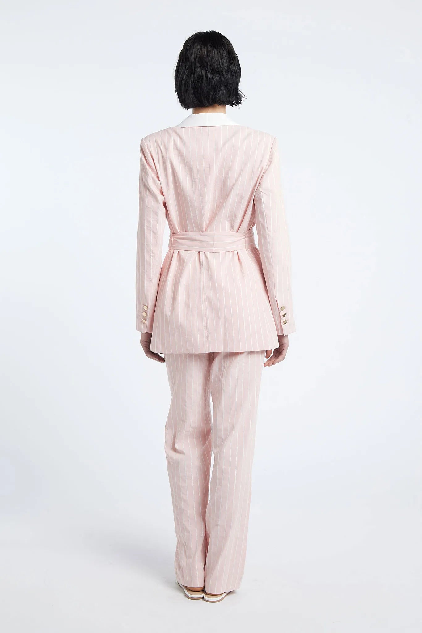 PRAGUE - Wide contrasting lapel suit with belt