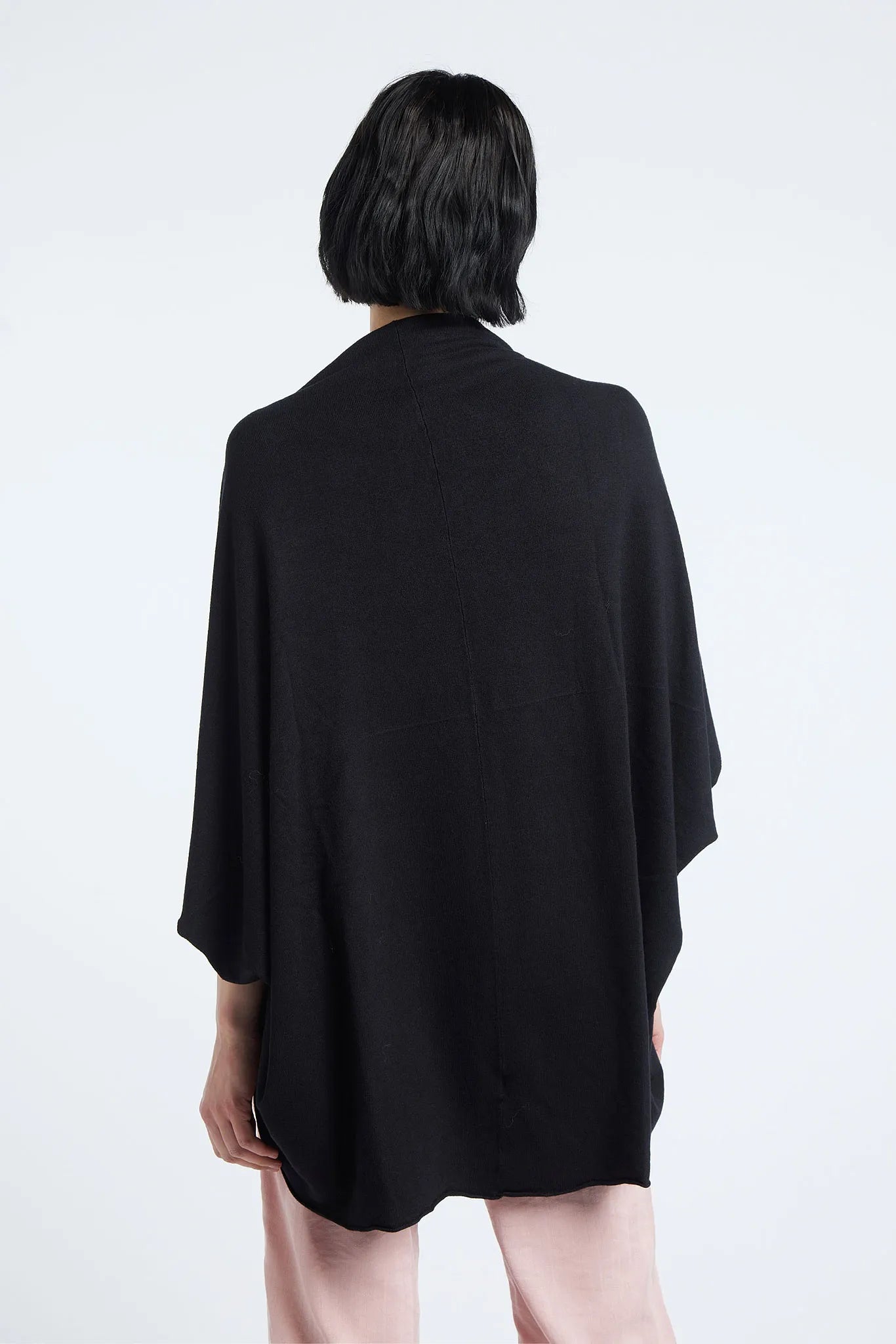 GILIA - Loose and flowing cardigan