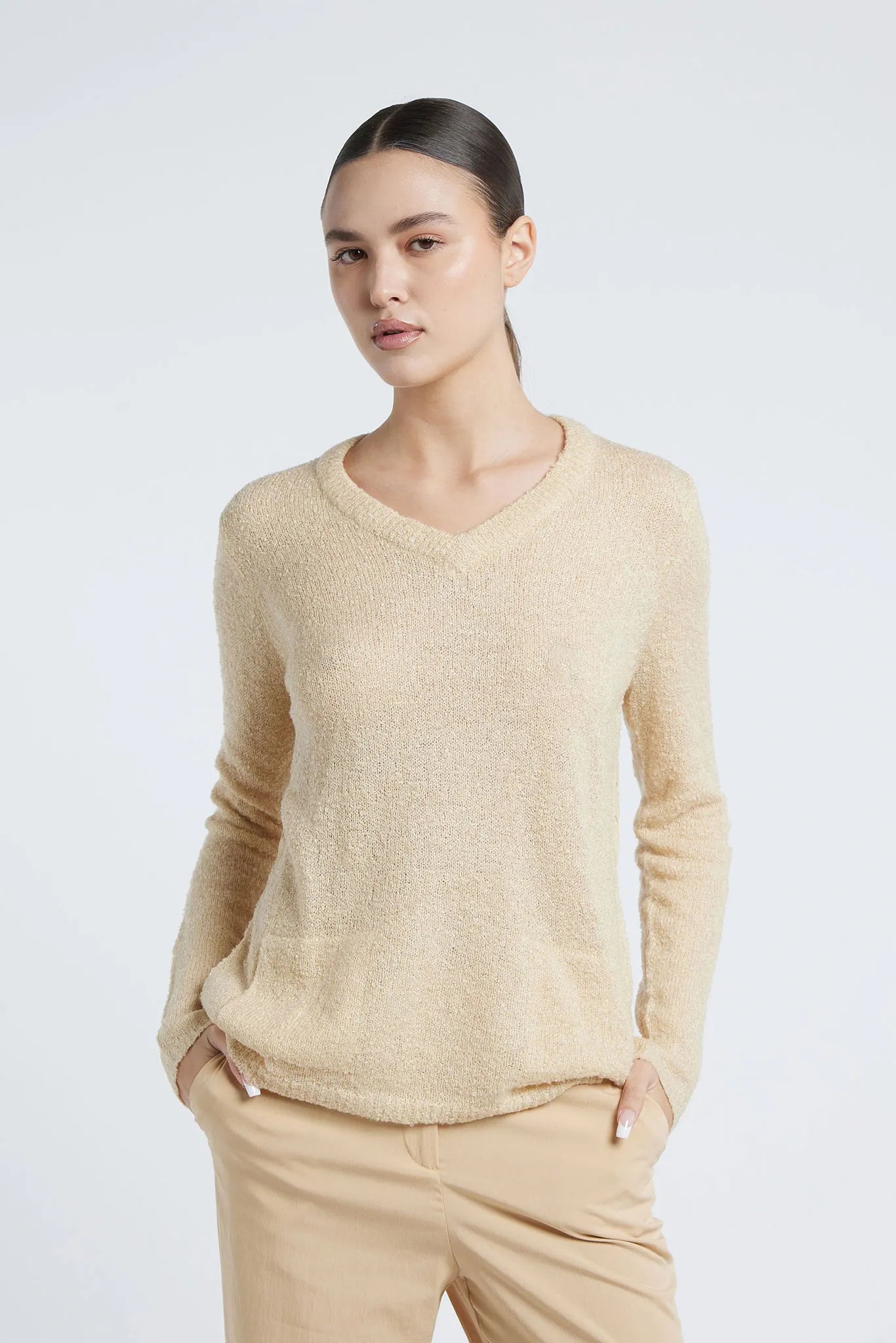 FLORA - V-neck Sweater