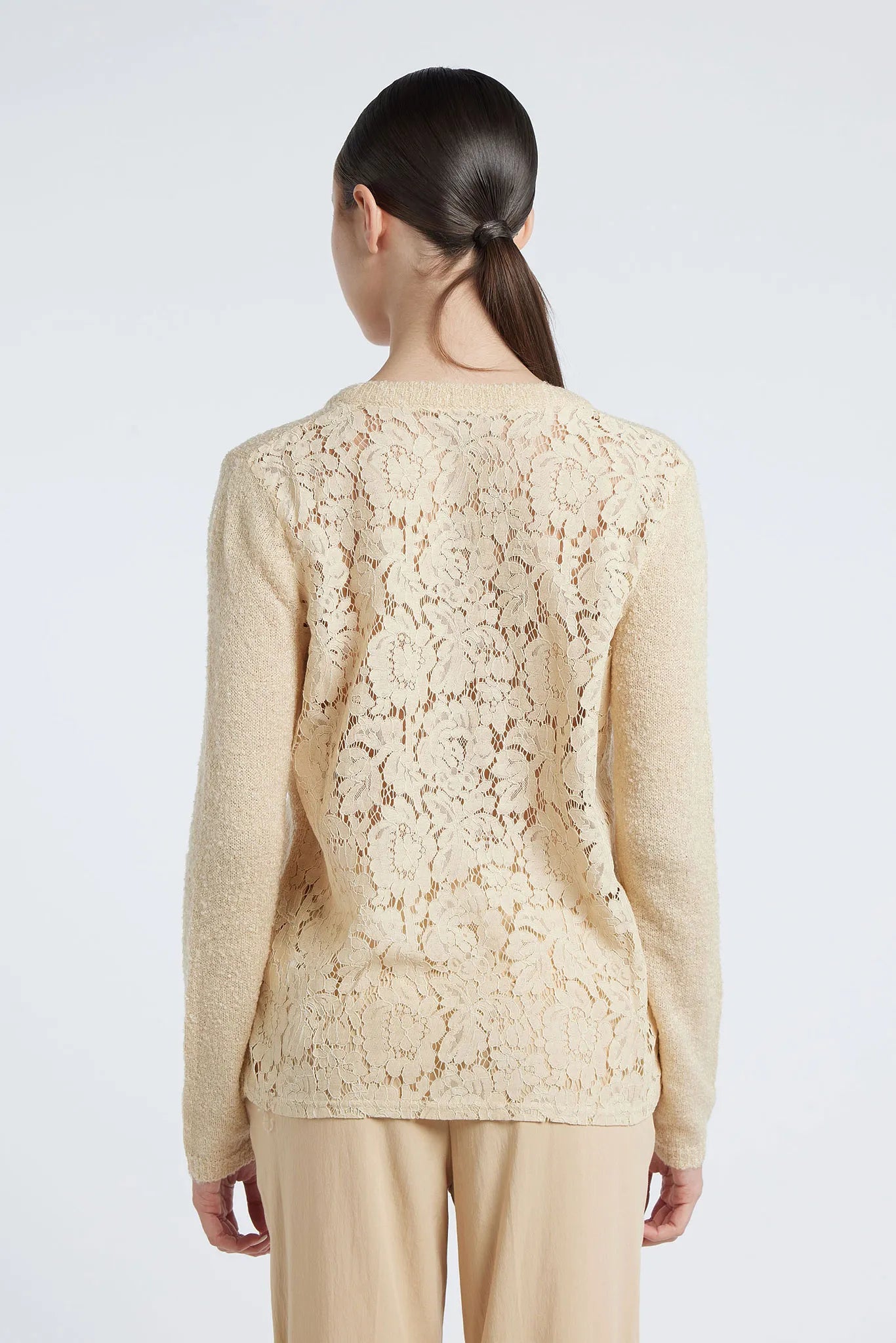 FLORA - V-neck Sweater