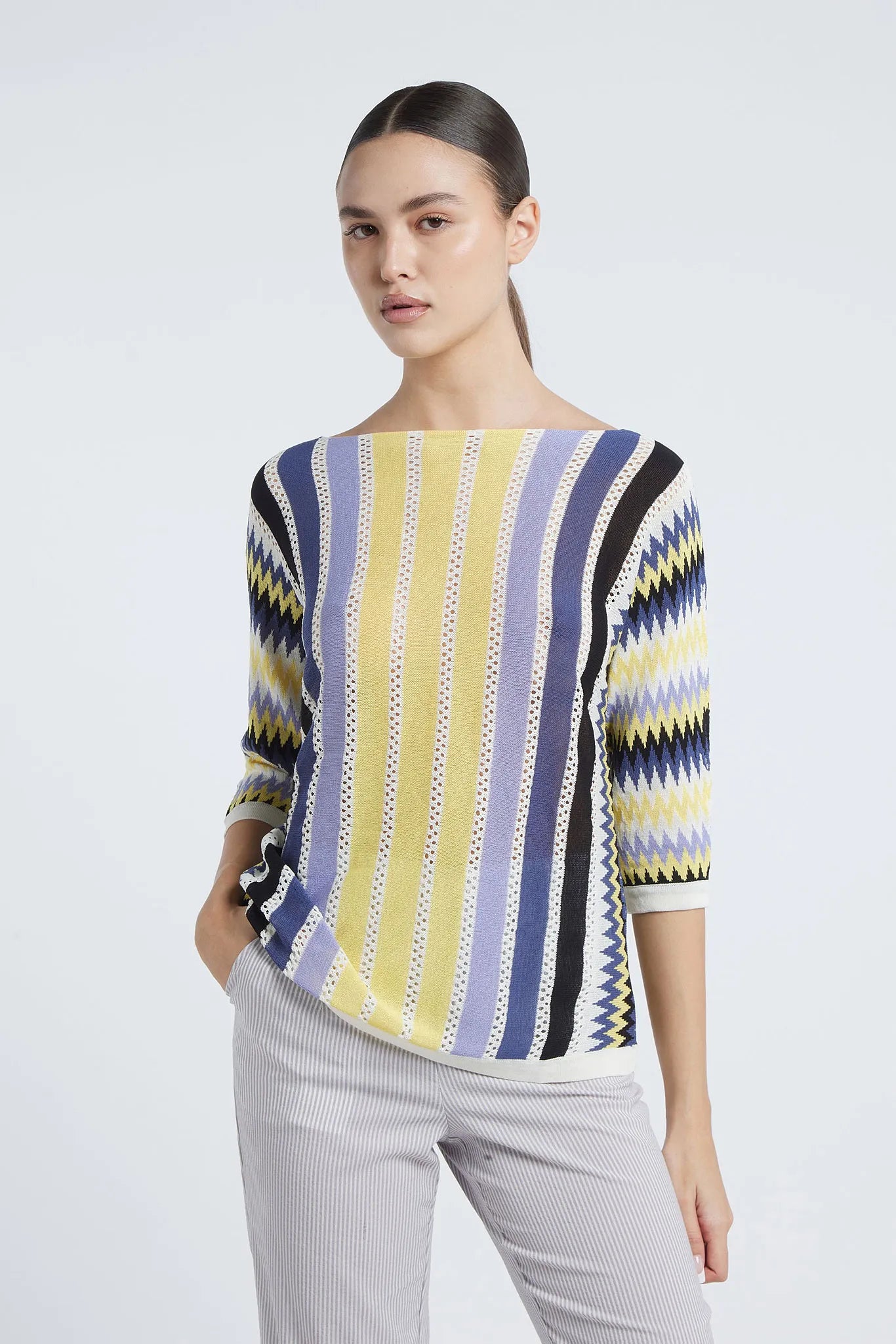GEUM - Semi-fitted crew-neck sweater