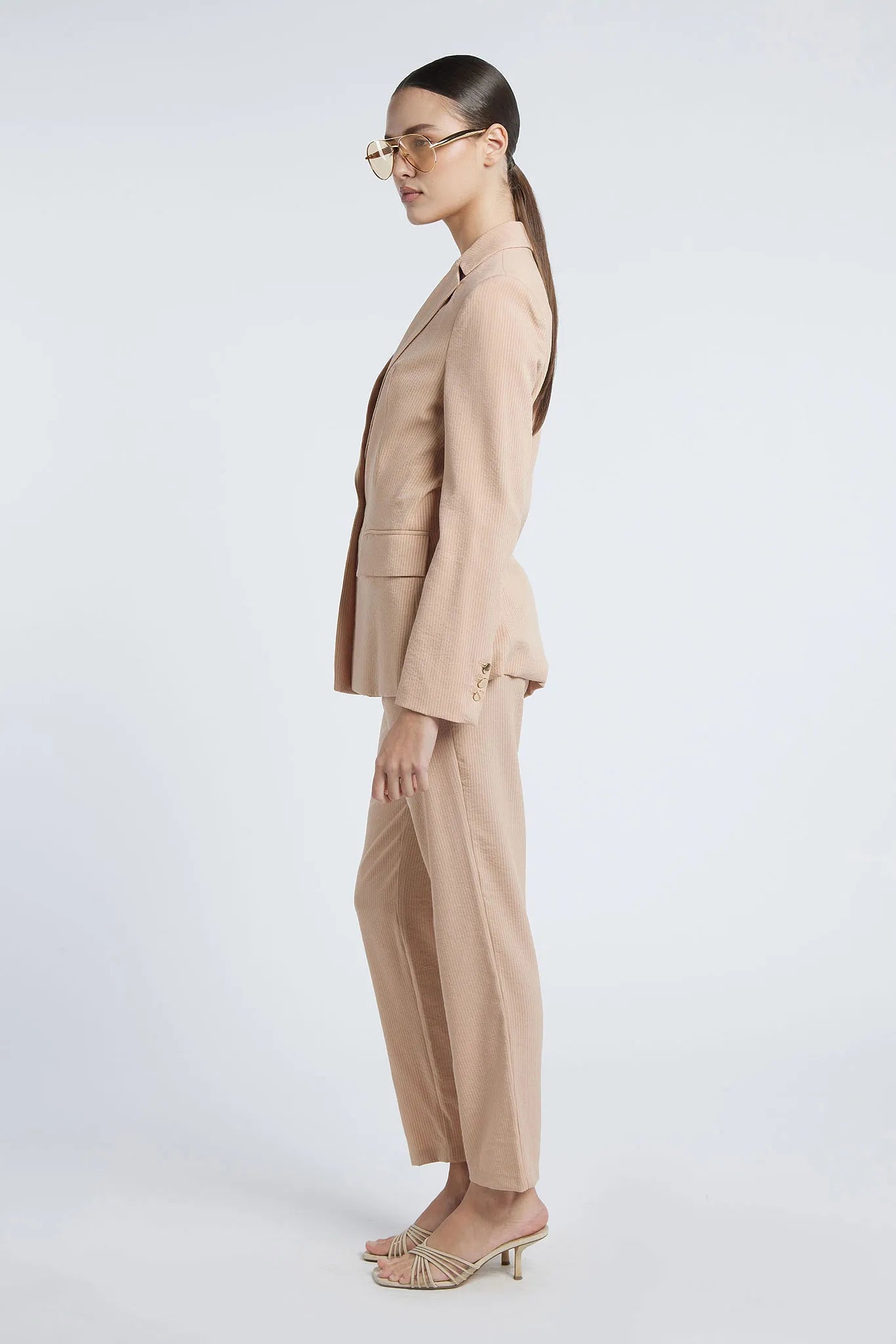 #colore_beige