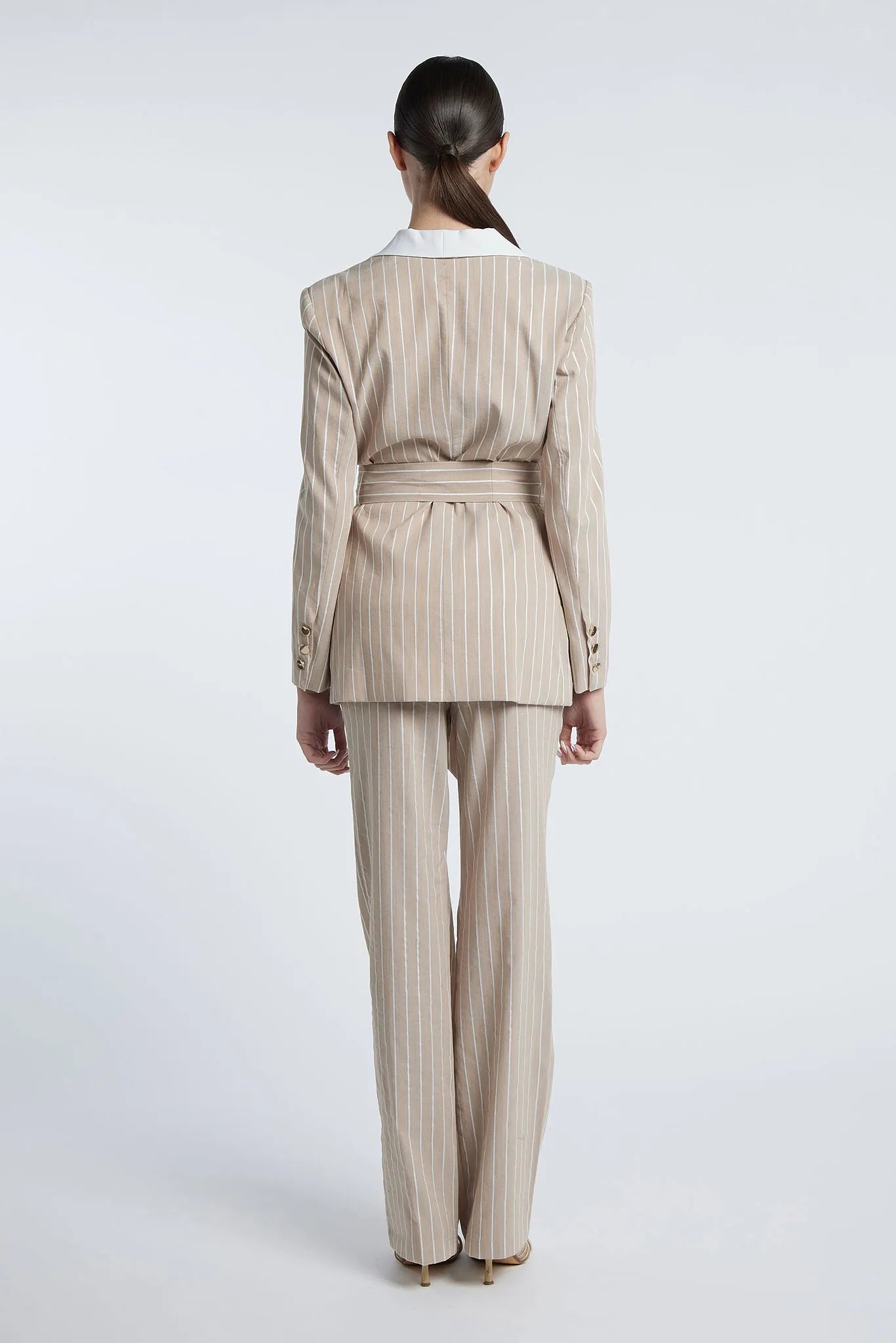 PRAGUE - Wide contrasting lapel suit with belt